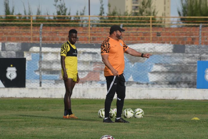 Treze faz último ajuste, antes da estreia no Paraibano diante do Serra Branca