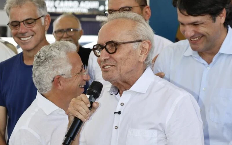Cícero Lucena ironiza previsão de Hugo Motta sobre crescimento de Lucas Ribeiro nas pesquisas: “Mãe Dináh”