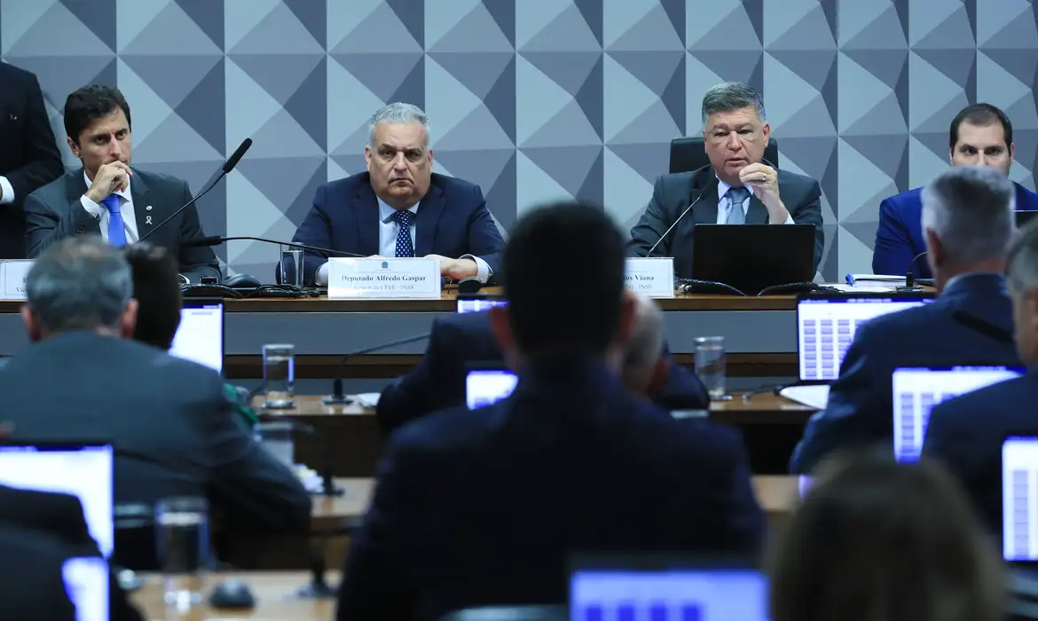 CPMI do INSS insistirá em ouvir o depoimento do presidente do banco Master, Daniel Vorcaro