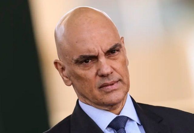 Ministros do STF tentam convencer Moraes a autorizar prisão domiciliar a Bolsonaro
