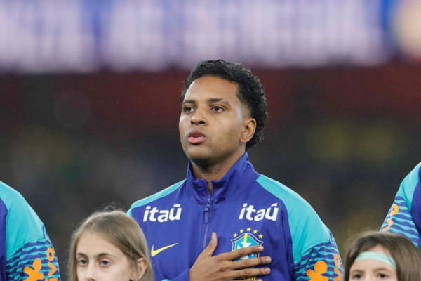 Rodrygo fora da Copa do Mundo: atacante sofre lesão grave no joelho e desfalca Brasil no Mundial