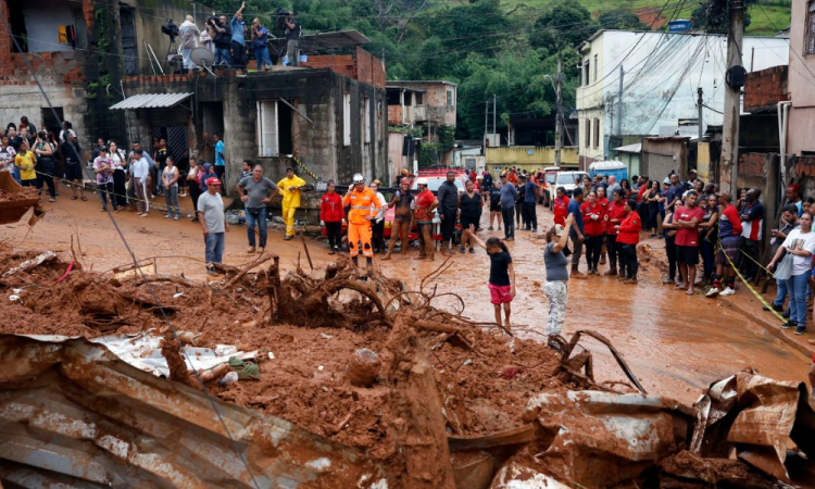 MINAS GERAIS: Sobe para 72 o número de mortos nas chuvas no estado