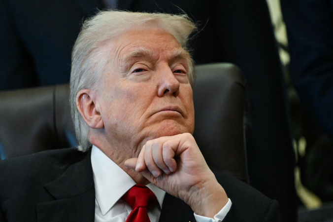 Trump pressiona Zelensky para fechar acordo e afirma que Putin está pronto