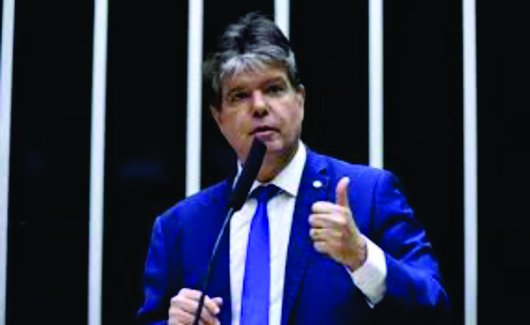 “Pensando na permanência na Câmara”, diz Ruy Carneiro ao descartar discussão sobre chapas na Paraíba