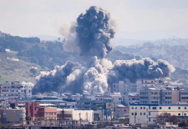 Ataques entre Israel e Hezbollah são retomados em meio a negociações de cessar-fogo
