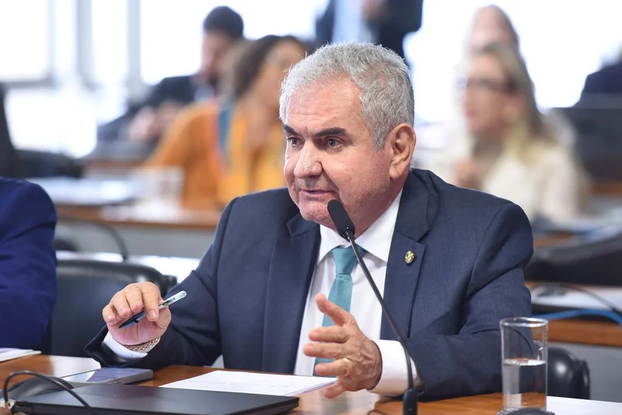 Senador rompe com Lula e declara apoio a Flávio: “Pela ganância do PT”