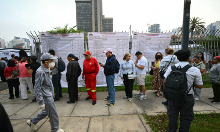 Peru vai às urnas com recorde de 35 candidatos à Presidência