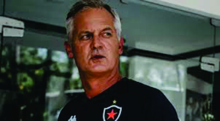 Lisca Lorenzi não é mais técnico do Botafogo; diretor oficializa sua saída do clube.
