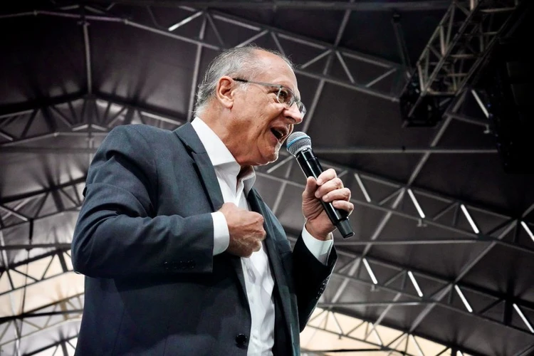 Dois estados não devem aderir à subvenção ao diesel importado, diz Alckmin