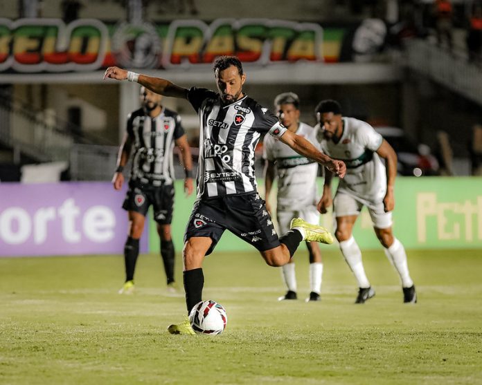 Botafogo vence o Maringá e encerra a jornada de seis jogos sem vencer no Brasileiro da Série C
