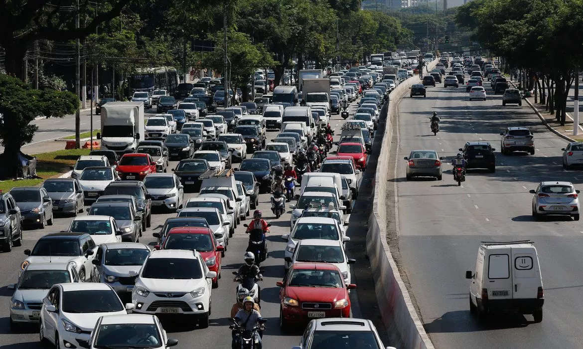 Senado aprova renovação automática da CNH para bons motoristas