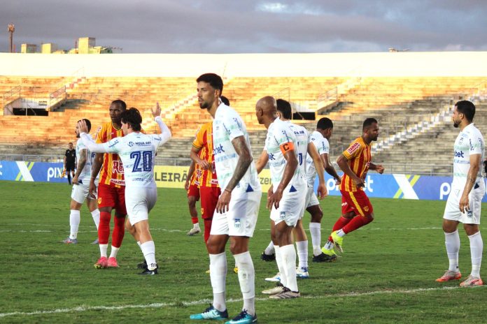 Serra Branca-PB vence Juazeirense-BA por 2 a 0 no Amigão, encaminhando classificação na 3ª fase da Série D