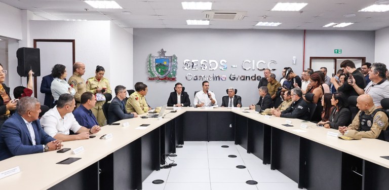 O governador Lucas Ribeiro apresenta resultados da Segurança e inicia Operação São João após queda de 55% da violência letal em Campina