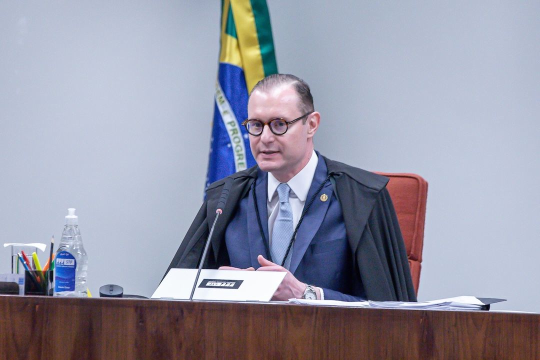 Ministro Zanin autoriza investigação da PF contra ministro do STJ
