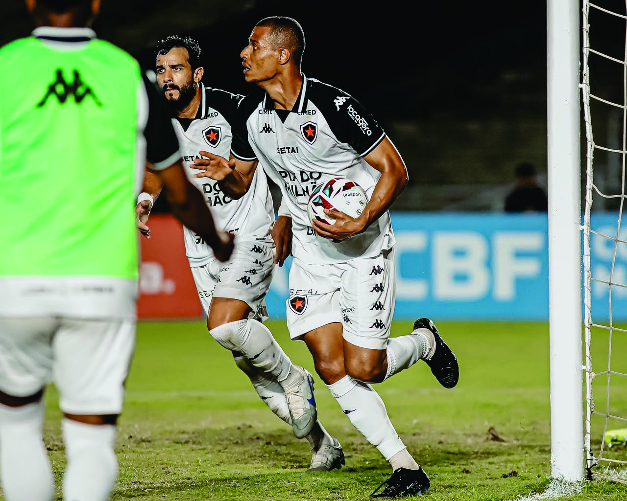 Botafogo-PB vence Guarani-SP por 3 a 1 e garante vaga antecipada na segunda fase da Série C