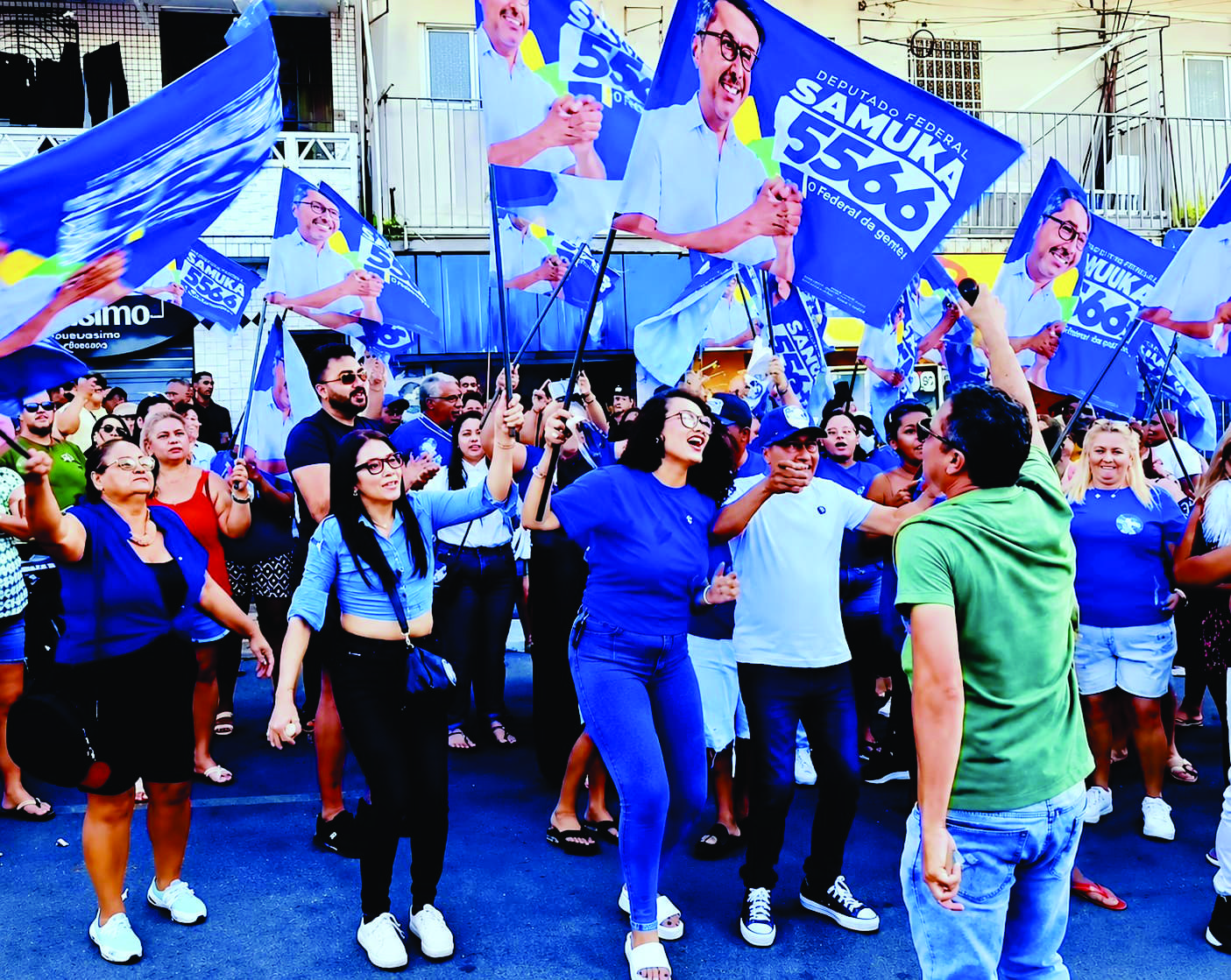 Samuka Duarte inaugura comitê no Alto das Populares e leva multidão às ruas de Santa Rita