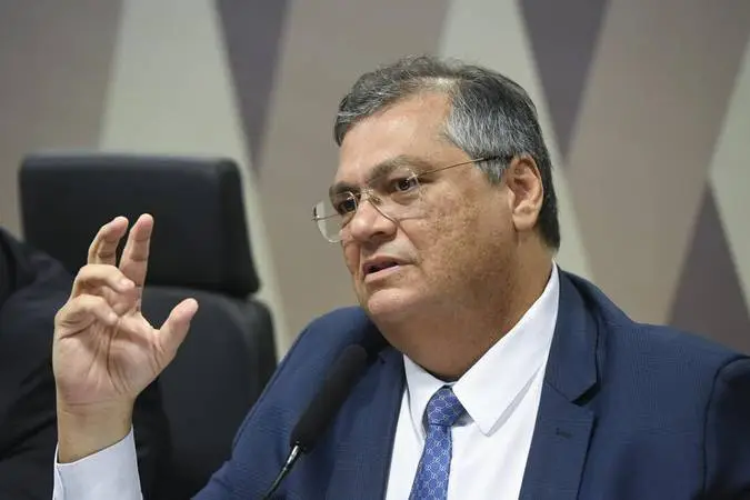 Ministro Flavio Dino autoriza 3º inquérito sobre Lulinha por suposto tráfico de influência