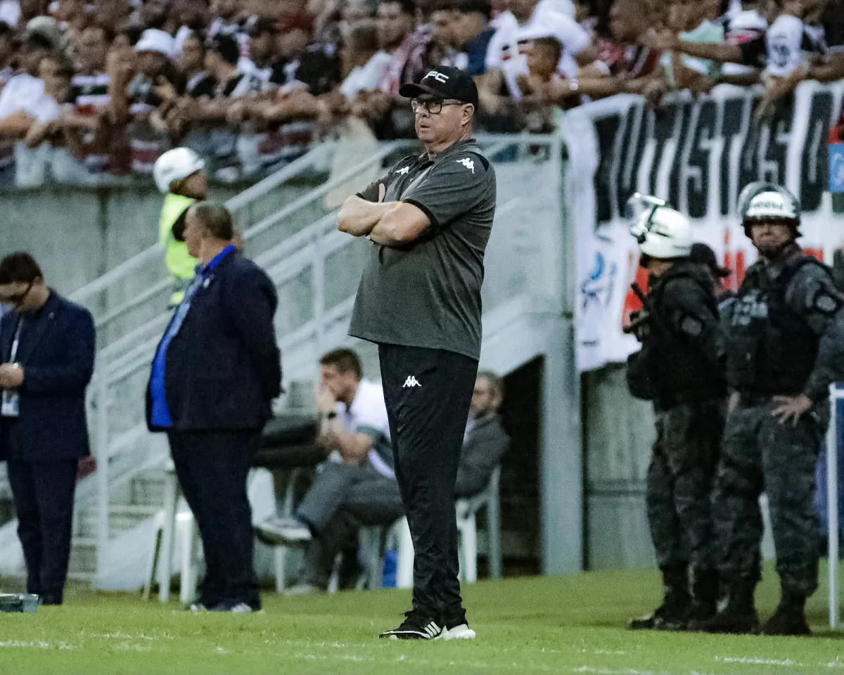 COMENTÁRIO: A derrota liga o sinal de alerta, mas sem desespero