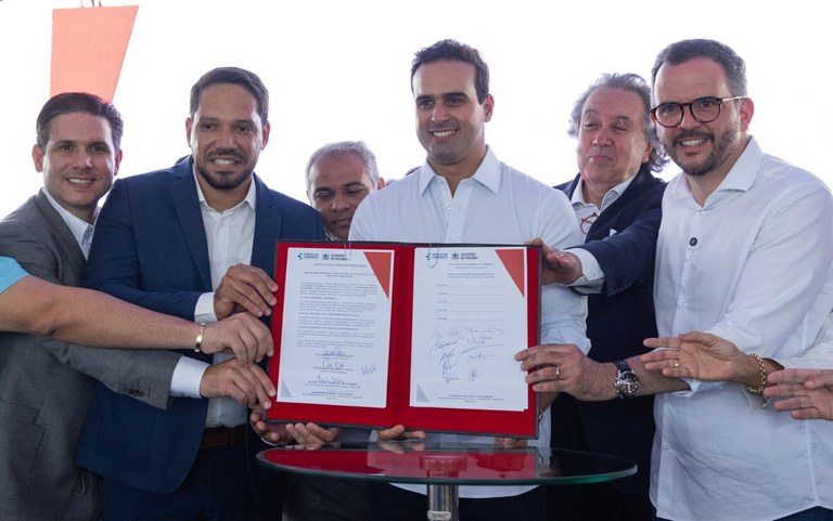 Lucas Ribeiro assina aditivo de R$ 6,7 milhões para ampliar capacidade operacional do Porto de Cabedelo