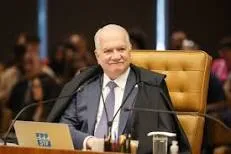 Presidente do STF Ministro Edson Fachin diz que democracias podem ruir por “meios aparentemente legais”
